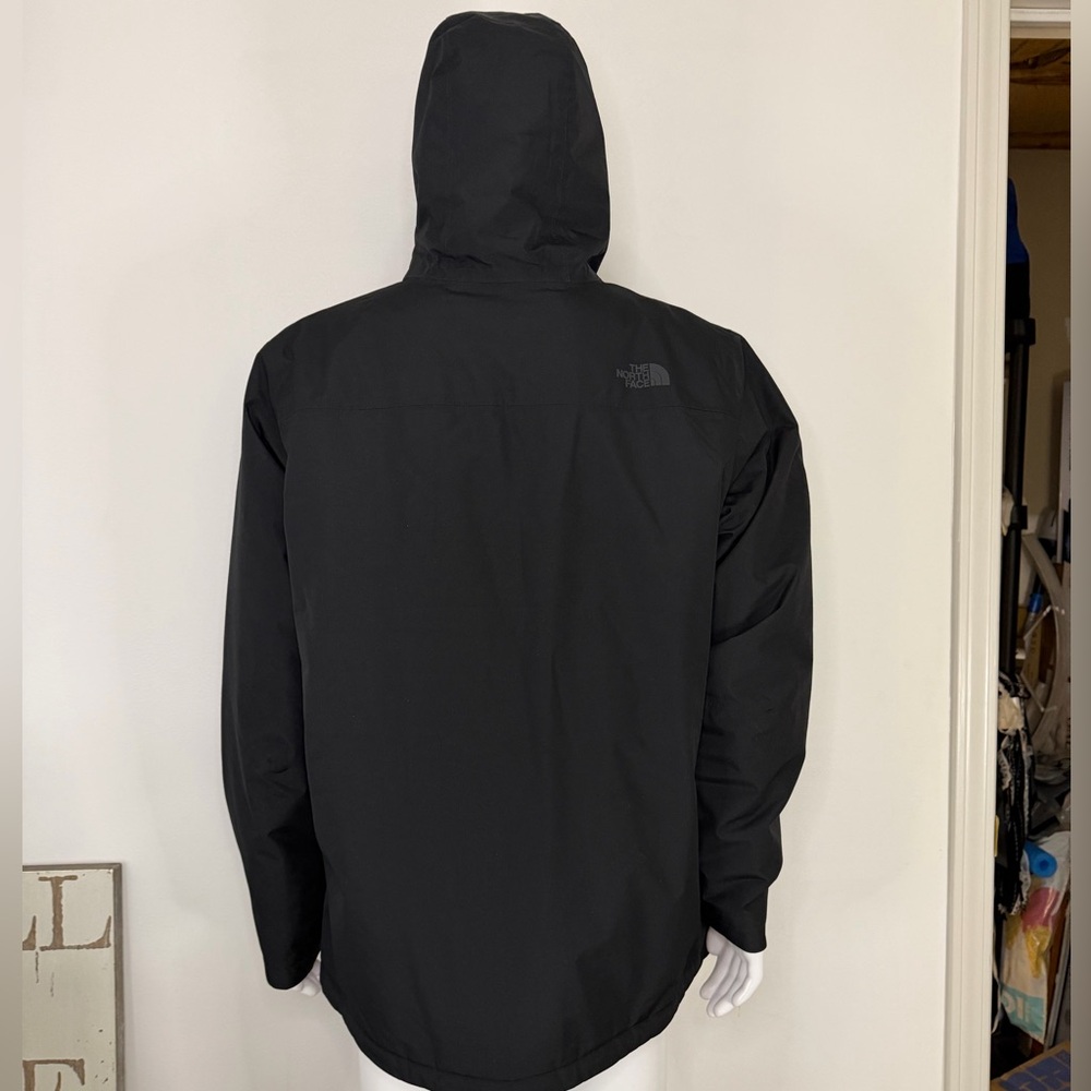 The North Face Men's Black Performance Jacket - Picture 3 of 12